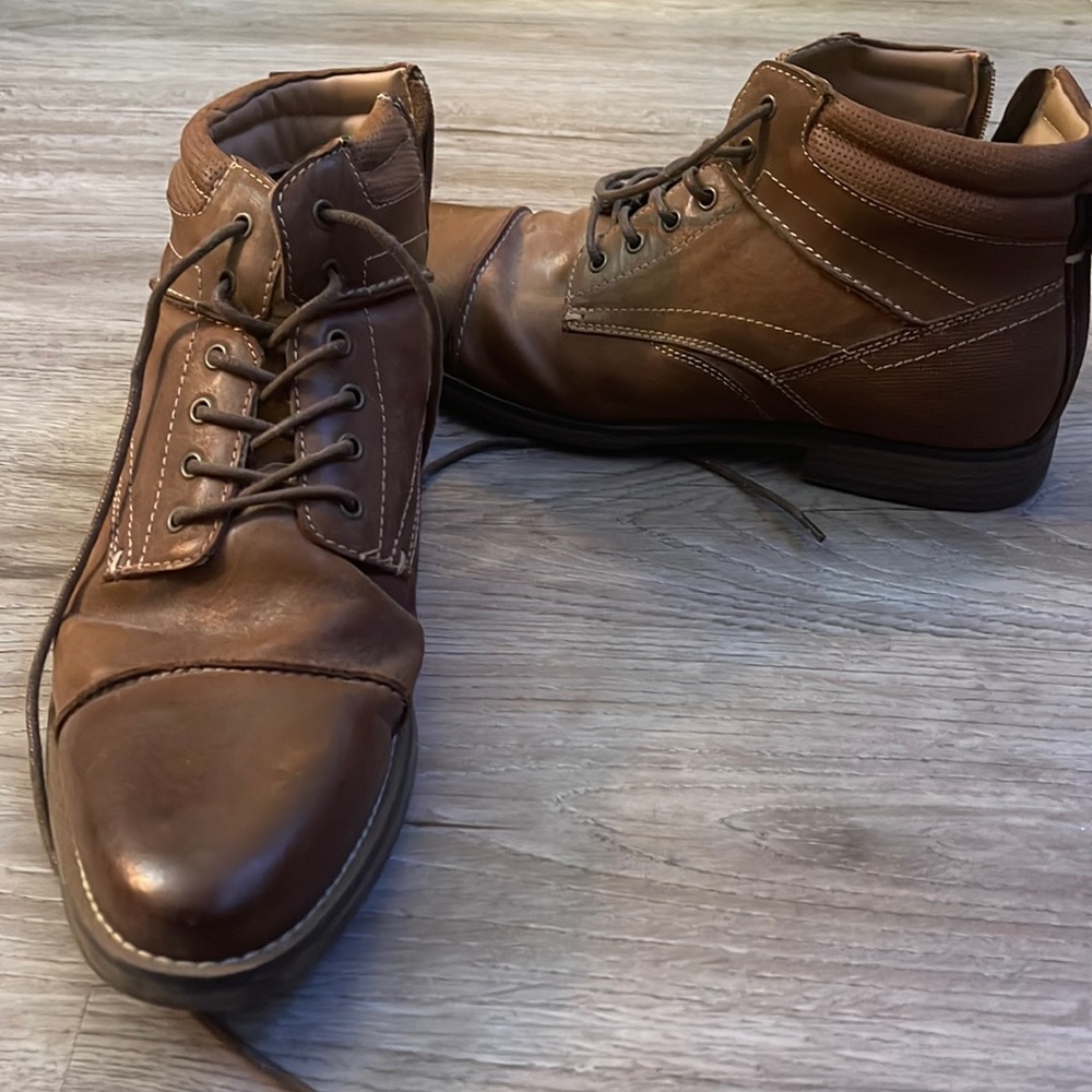 Steve Madden Zip boots. 11.5 men’s. Brown. Great condition.